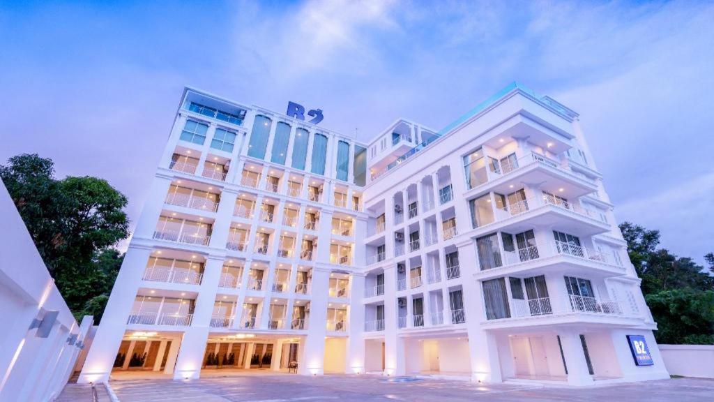 B2 Phuket Premier Hotel パトン エクステリア 写真