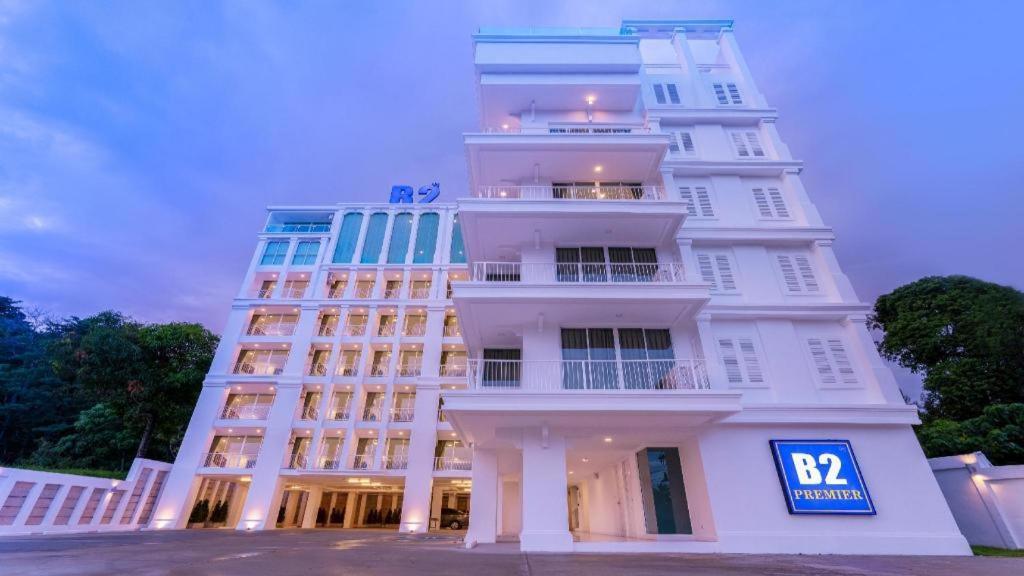B2 Phuket Premier Hotel パトン エクステリア 写真